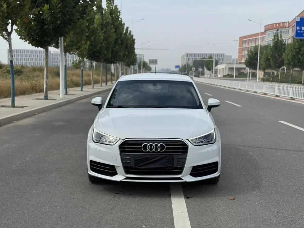Audi A1 30 TFSI Sportback Design Fashion Edition