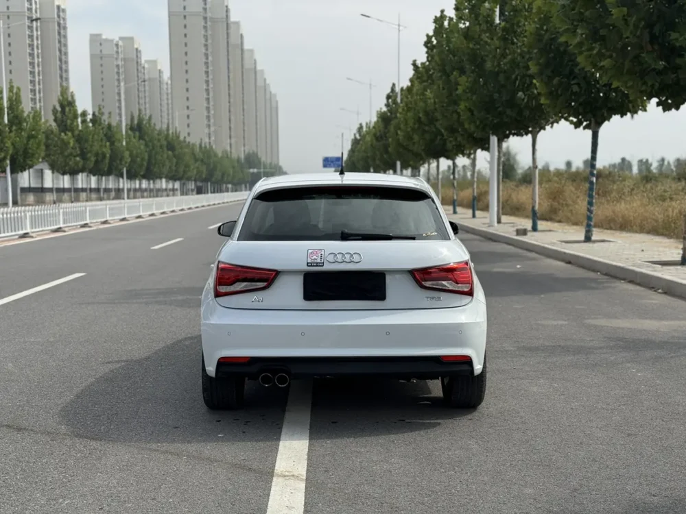 Audi A1 30 TFSI Sportback Design Fashion Edition