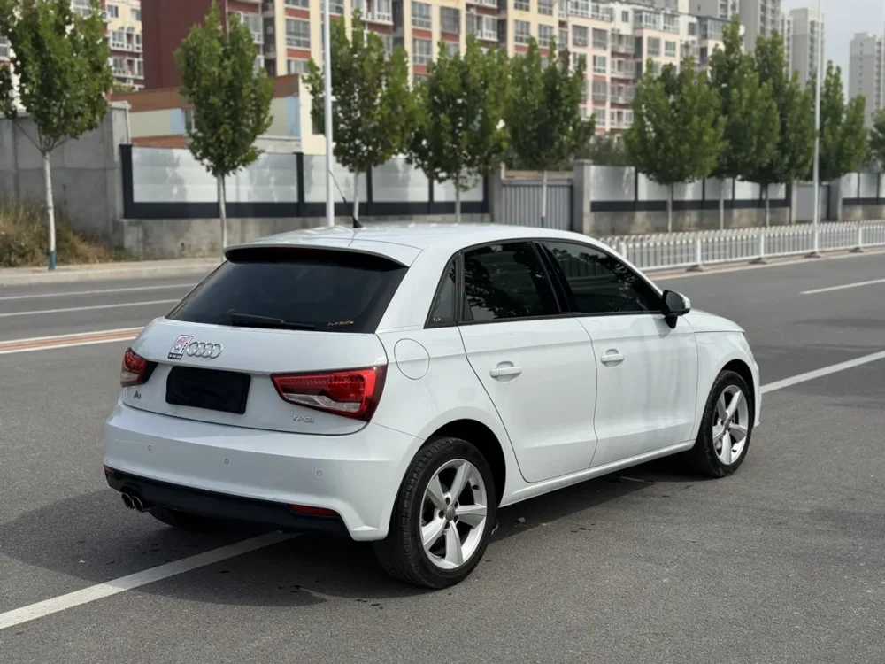 Audi A1 30 TFSI Sportback Design Fashion Edition