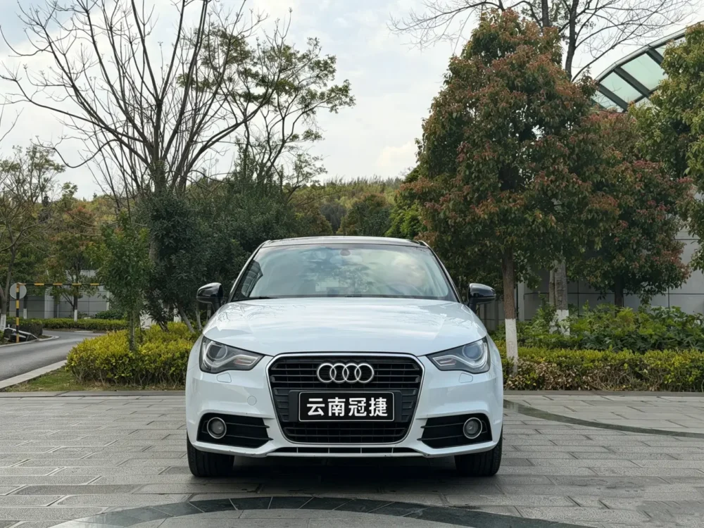 Audi A1 2014 30 TFSI Sportback comfort model