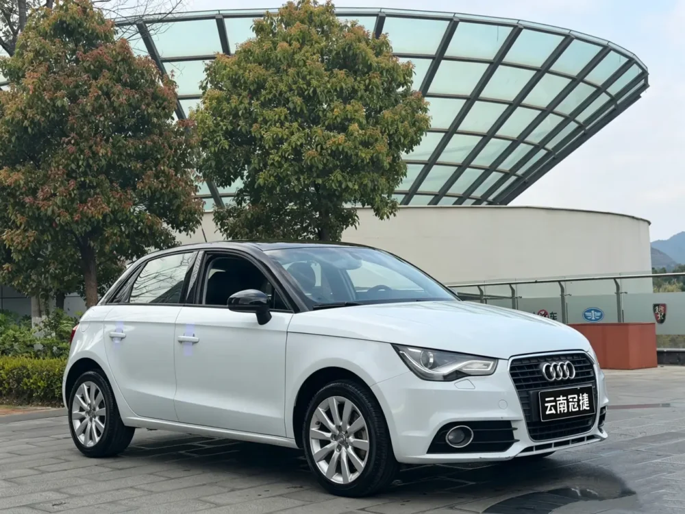 Audi A1 2014 30 TFSI Sportback comfort model