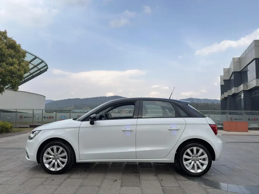 Audi A1 2014 30 TFSI Sportback comfort model