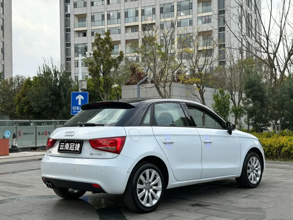 Audi A1 2014 30 TFSI Sportback comfort model
