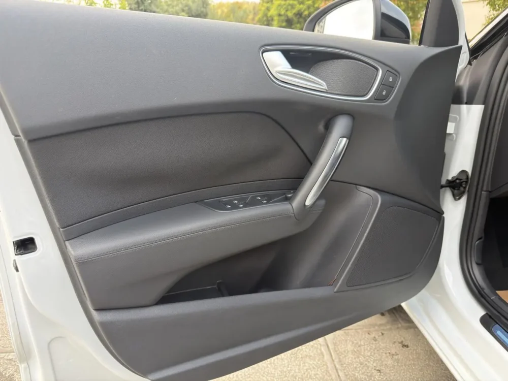 Audi A1 2014 30 TFSI Sportback comfort model