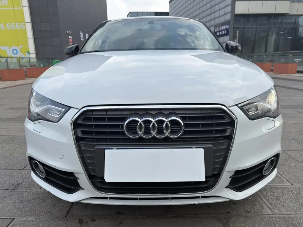 Audi A1 2014 30 TFSI Sportback comfort model