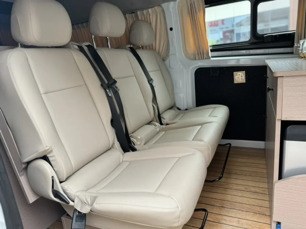 Ford Transit 2.0T diesel multi-purpose commercial vehicle center axle center roof 6 seats