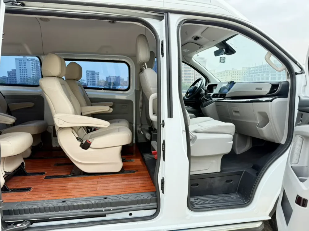 Ford Transit V362 2.0T Diesel Manual Business Travel Type Bottom Axle Center Top 8 Seats