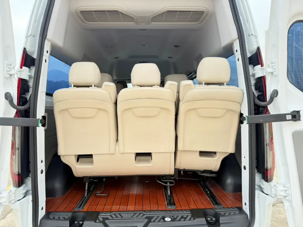 Ford Transit V362 2.0T Diesel Manual Business Travel Type Bottom Axle Center Top 8 Seats