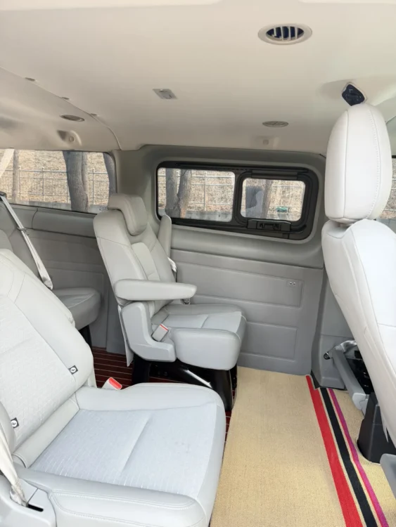 Ford Transit V362 2.0T diesel automatic business travel type center shaft low roof 7 seats