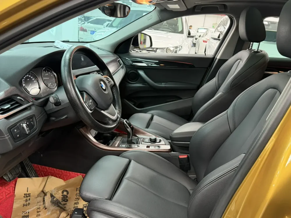 BMW X2 sDrive20i M off-road package