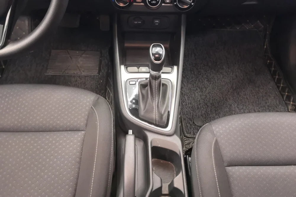 Hyundai Celesta 1.6L Automatic GL