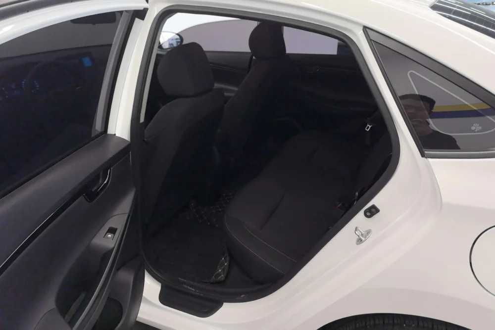 Hyundai Celesta 1.6L Automatic GL