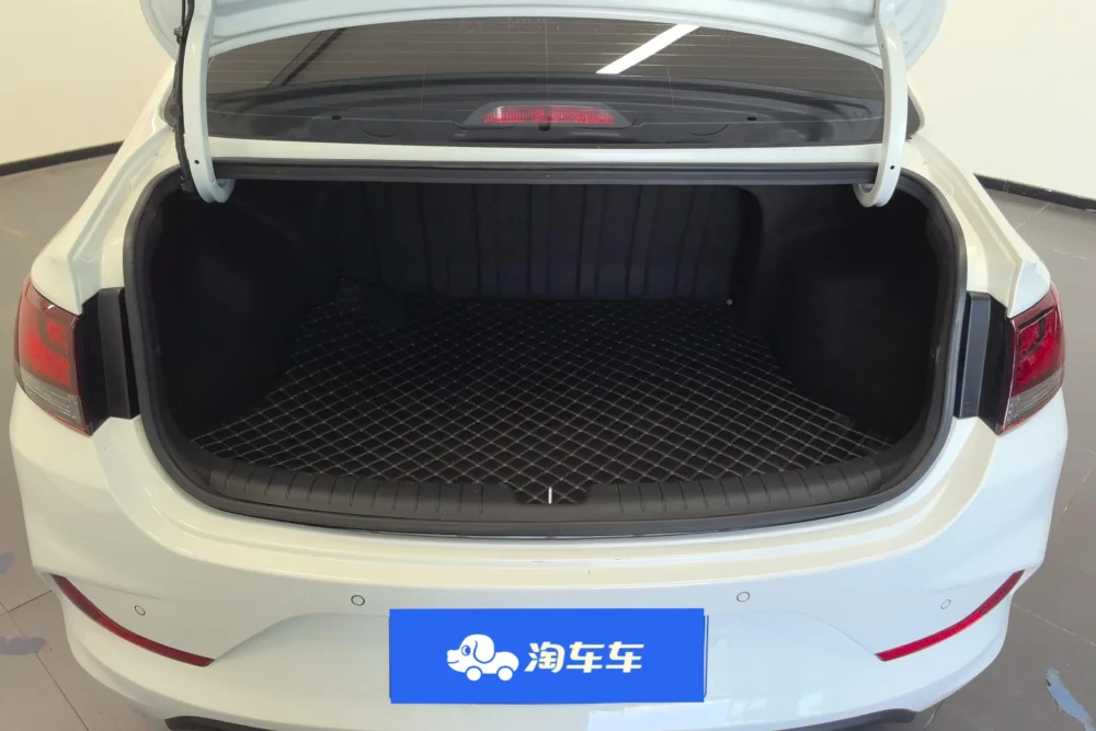 Hyundai Celesta 1.6L Automatic GL