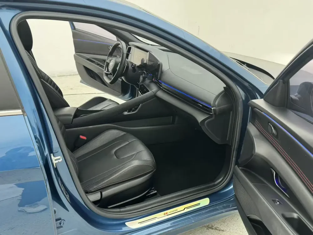 Hyundai Elantra 240T GDi DCT LUX