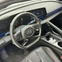 Hyundai Elantra 240T GDi DCT LUX