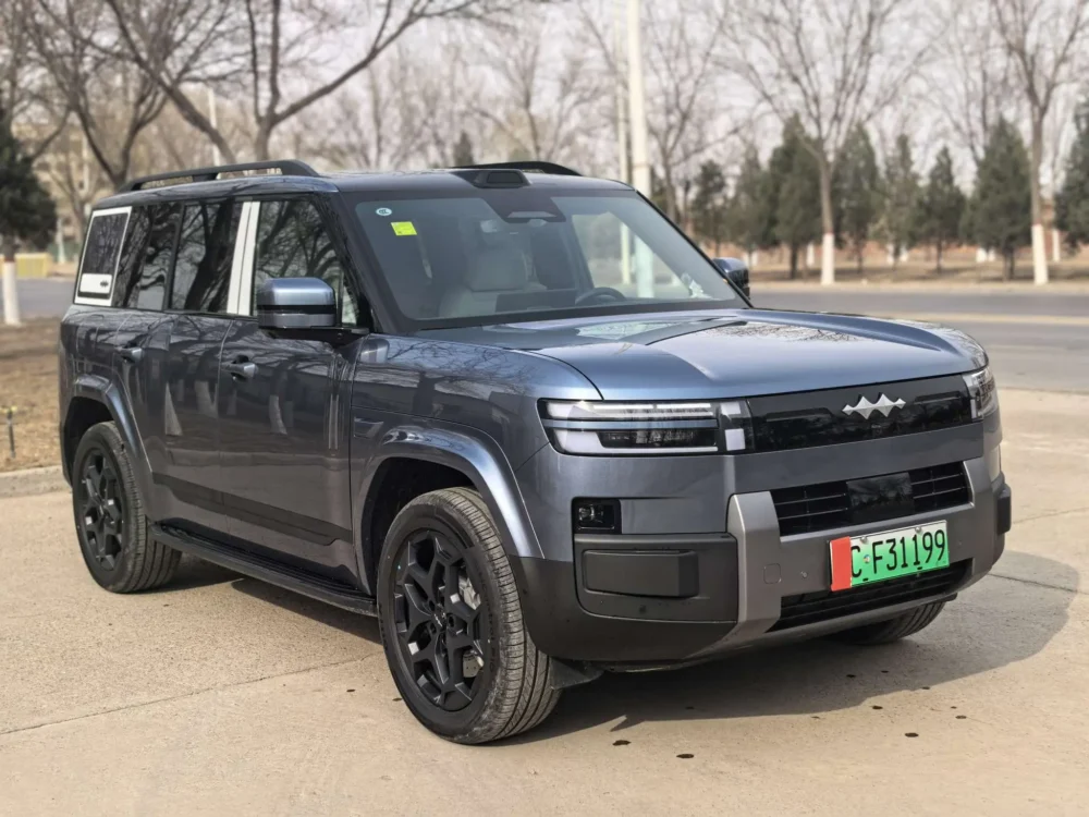 BYD Leopard Titanium 7 PHEV 190KM Four-Wheel Drive Ultra Edition