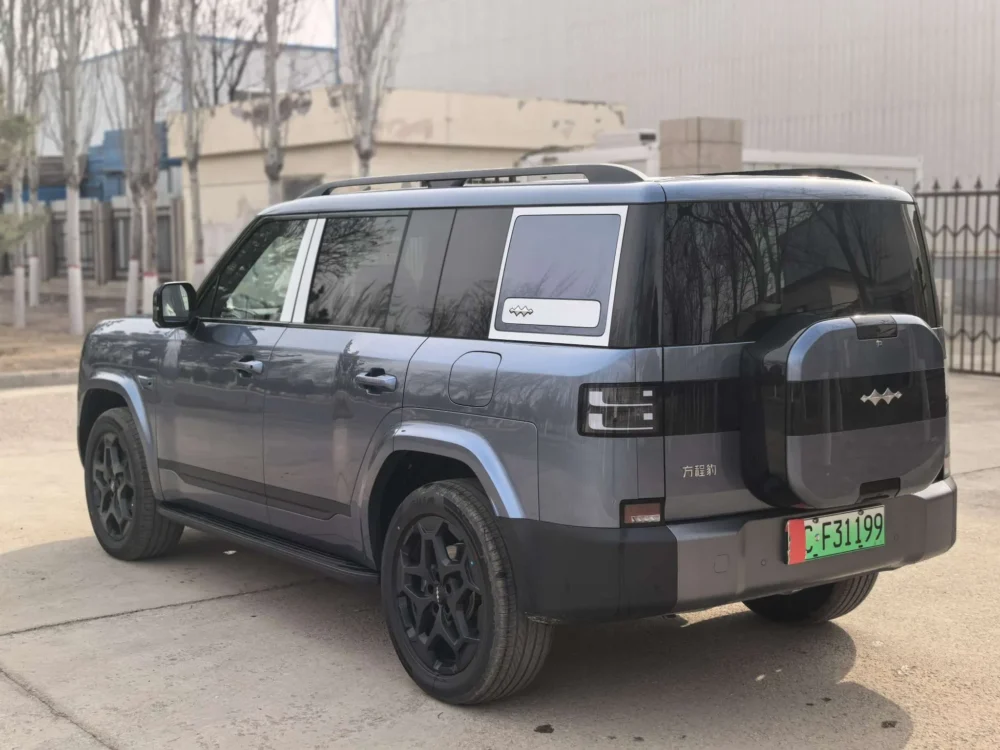 BYD Leopard Titanium 7 PHEV 190KM Four-Wheel Drive Ultra Edition