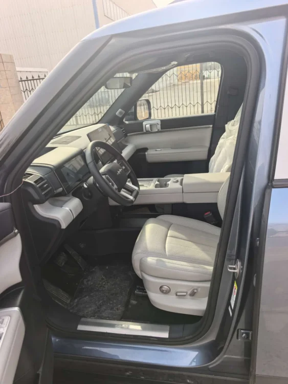 BYD Leopard Titanium 7 PHEV 190KM Four-Wheel Drive Ultra Edition