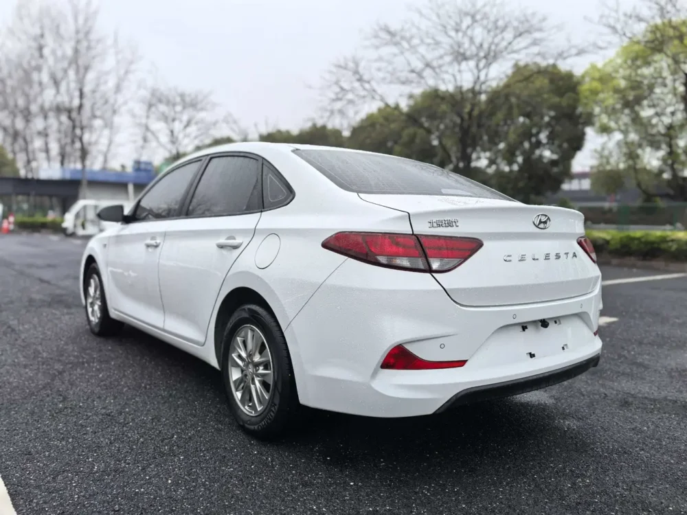 Hyundai Celesta 1.6L Automatic DLX