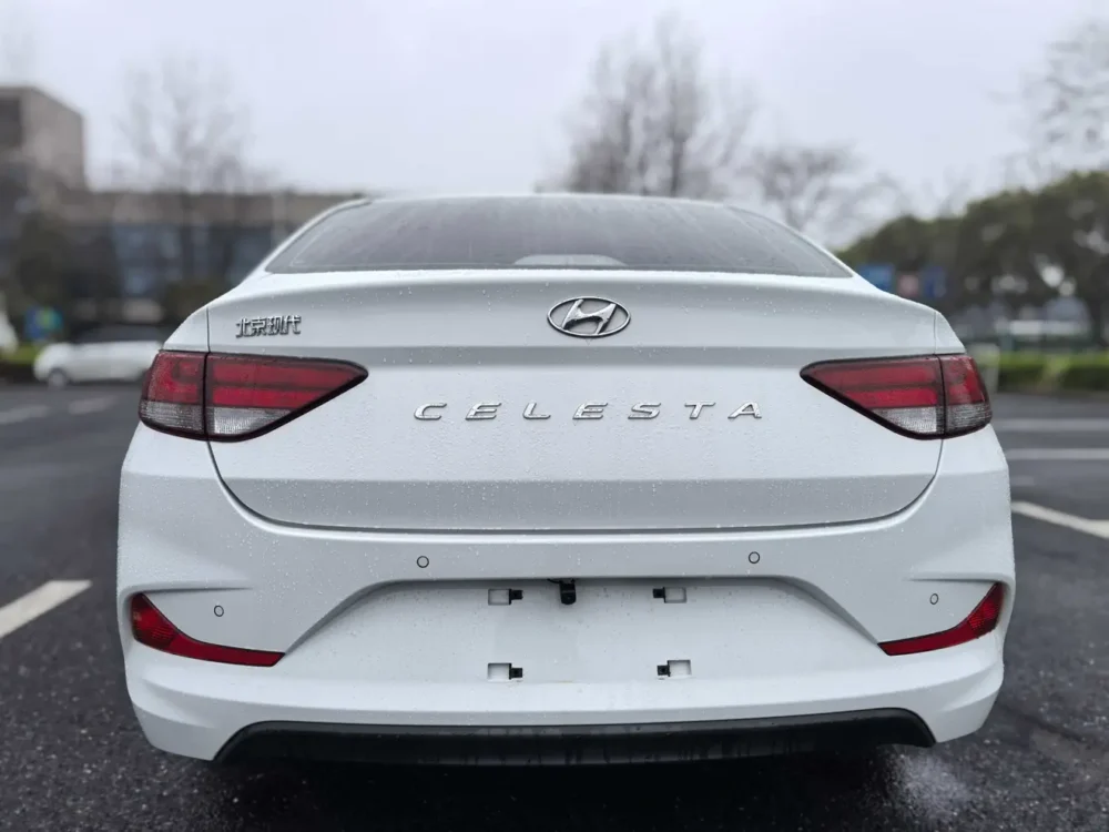 Hyundai Celesta 1.6L Automatic DLX