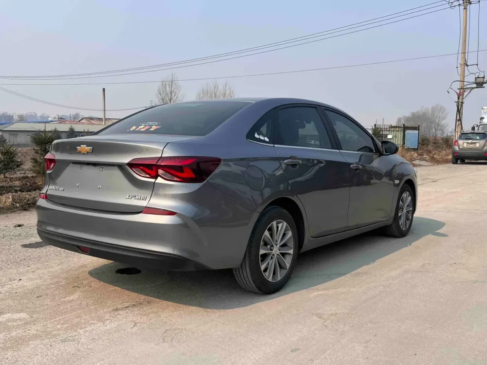 Chevrolet Monza (Cruze) 320 Automatic Sunroof Edition