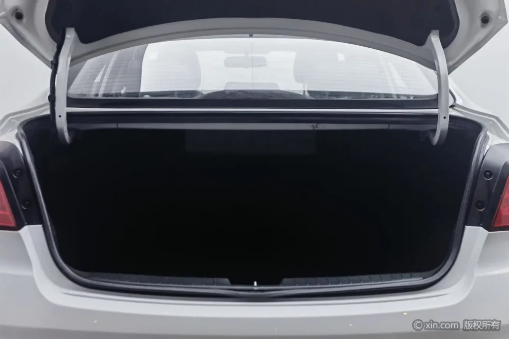 Hyundai Mistra GLS