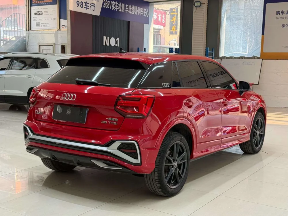 Audi Q2L Audi Q2L 35 TFSI aggressive and dynamic model