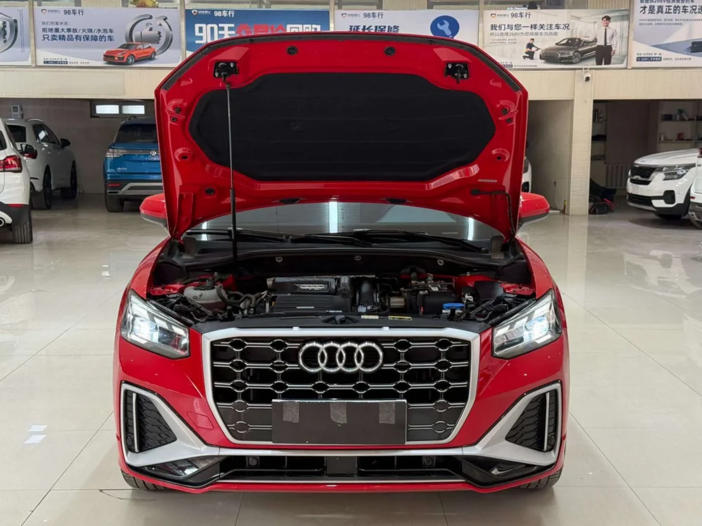 Audi Q2L Audi Q2L 35 TFSI aggressive and dynamic model