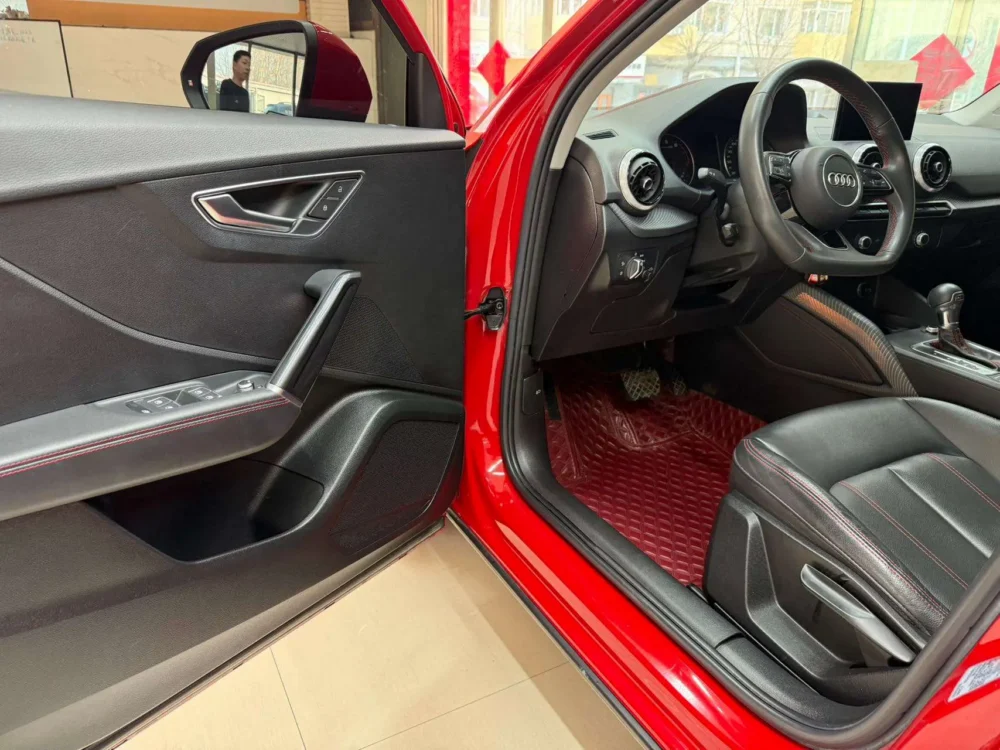Audi Q2L Audi Q2L 35 TFSI aggressive and dynamic model