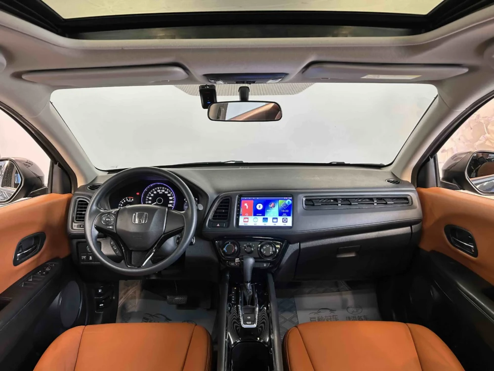 Honda Vezel Phantom Night Pioneer Edition