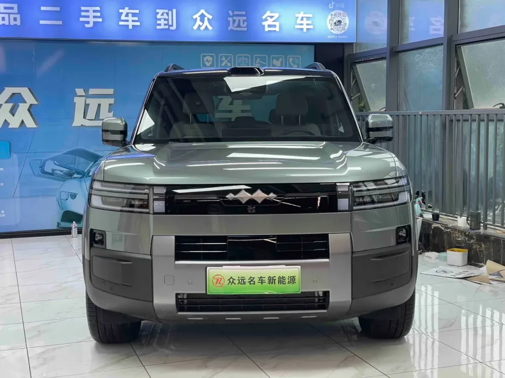 BYD Leopard Titanium 7 PHEV 190KM Four-Wheel Drive Ultra Edition