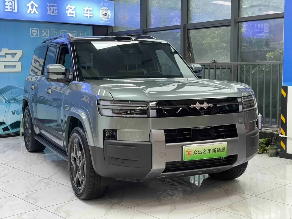 BYD Leopard Titanium 7 PHEV 190KM Four-Wheel Drive Ultra Edition