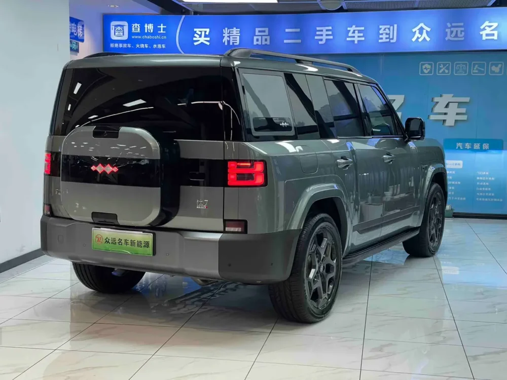 BYD Leopard Titanium 7 PHEV 190KM Four-Wheel Drive Ultra Edition