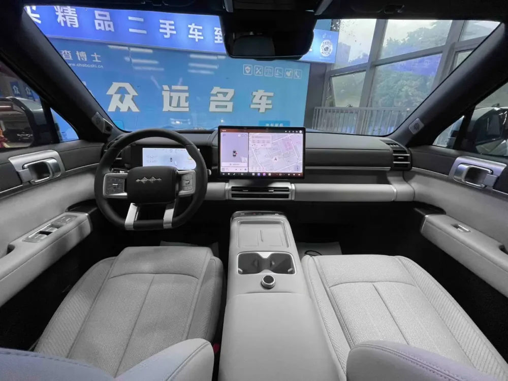 BYD Leopard Titanium 7 PHEV 190KM Four-Wheel Drive Ultra Edition