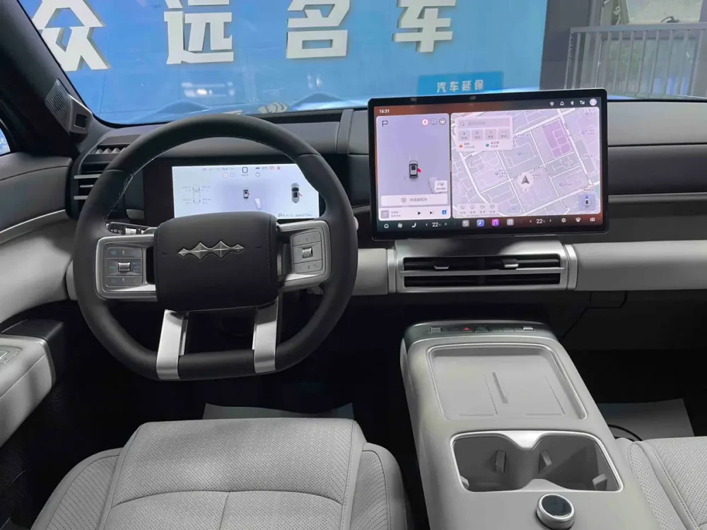 BYD Leopard Titanium 7 PHEV 190KM Four-Wheel Drive Ultra Edition