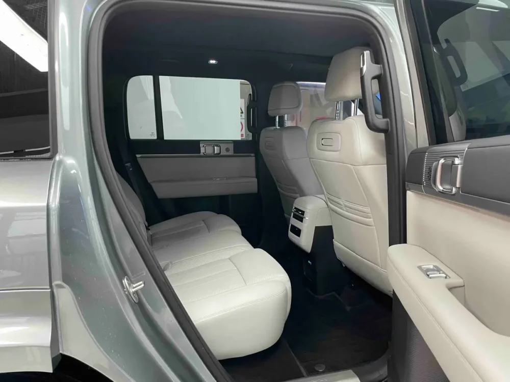 BYD Leopard Titanium 7 PHEV 190KM Four-Wheel Drive Ultra Edition