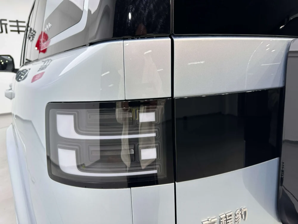 BYD Leopard Titanium 7 PHEV 190KM AWD Max Edition