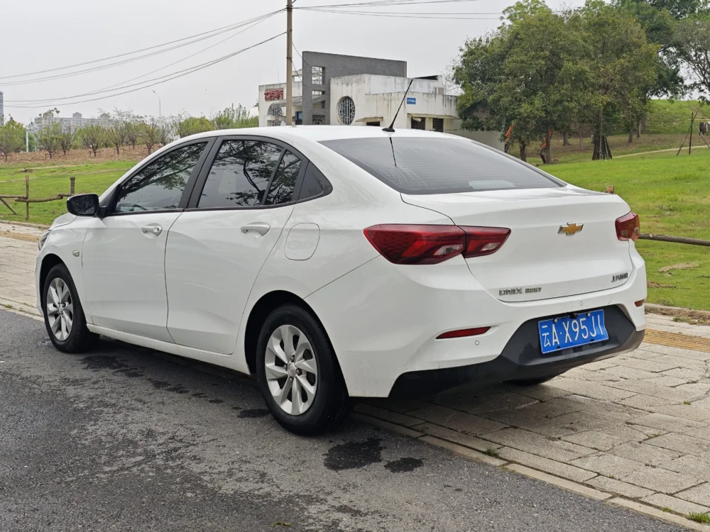 Chevrolet Onix 325T
