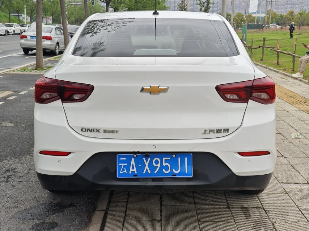 Chevrolet Onix 325T