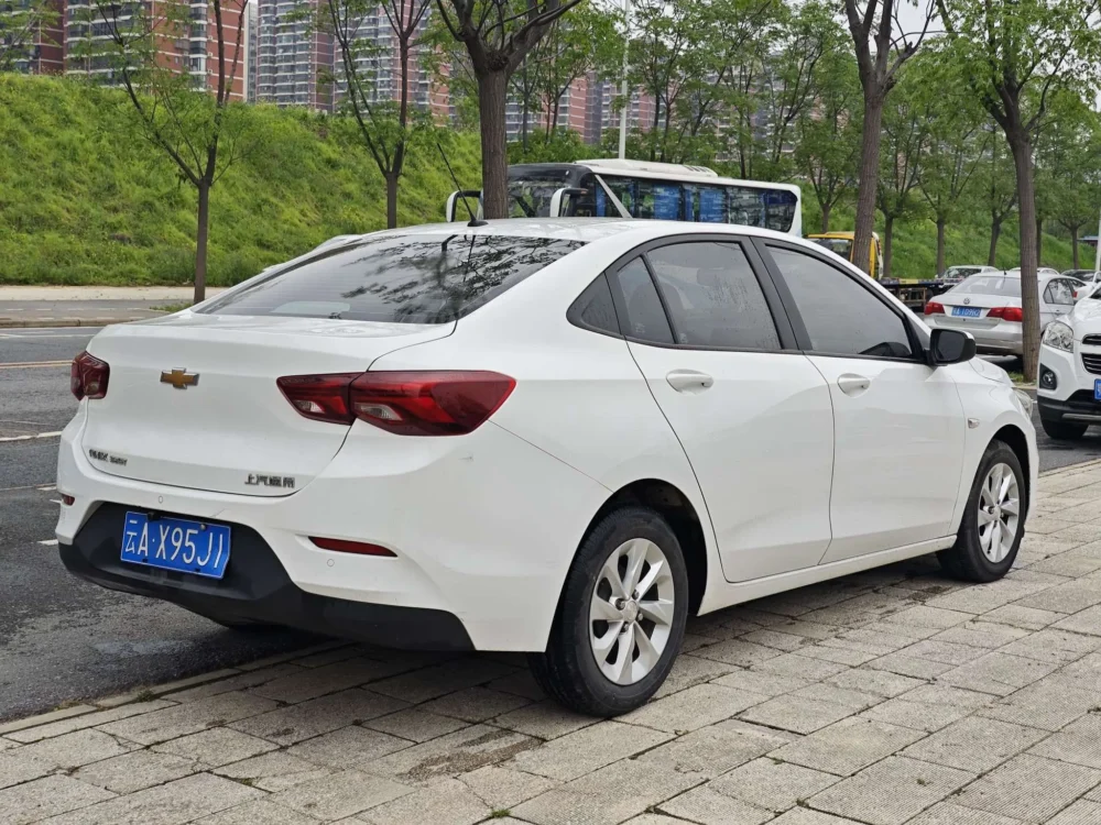 Chevrolet Onix 325T