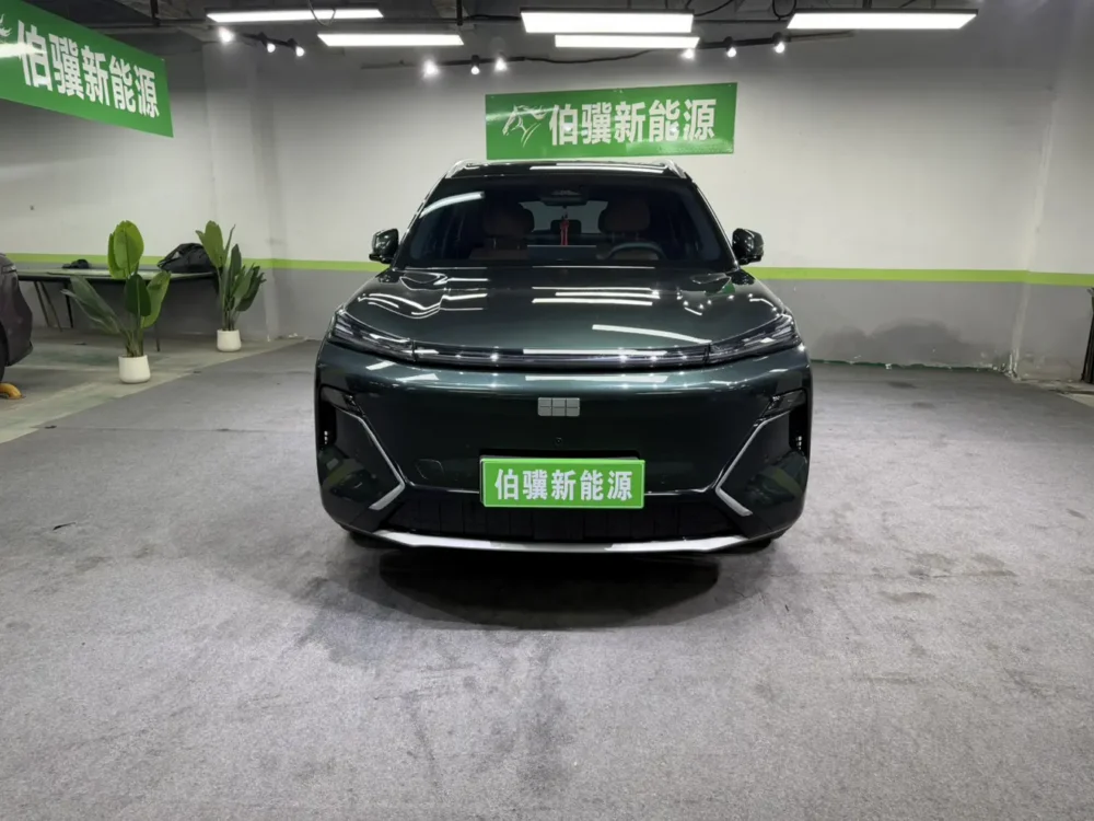 Geely Galaxy Starship 7 EM-i 135KM Starship Edition