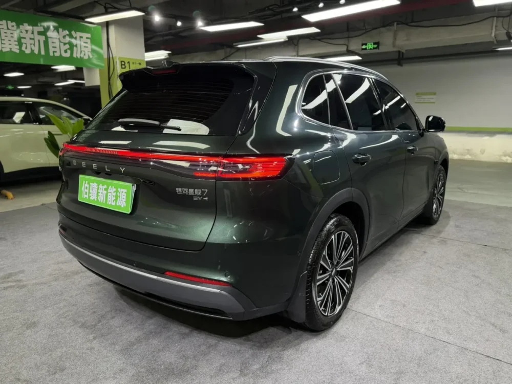Geely Galaxy Starship 7 EM-i 135KM Starship Edition