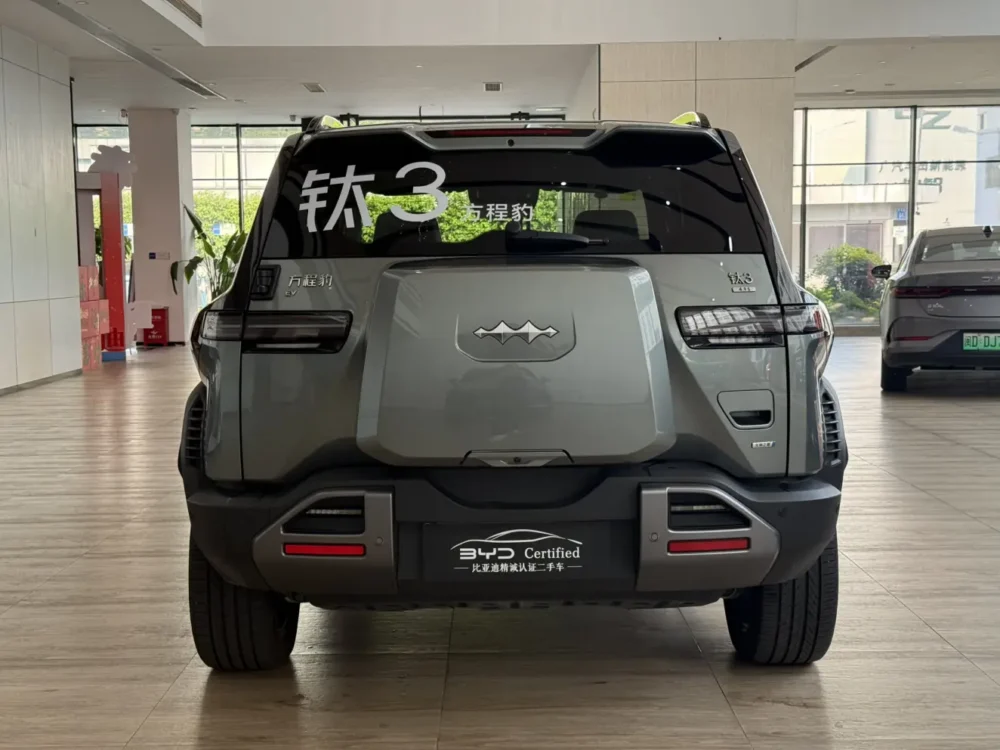 BYD Leopard Titanium 3 501KM 4WD Intelligent Driving Ultra Edition