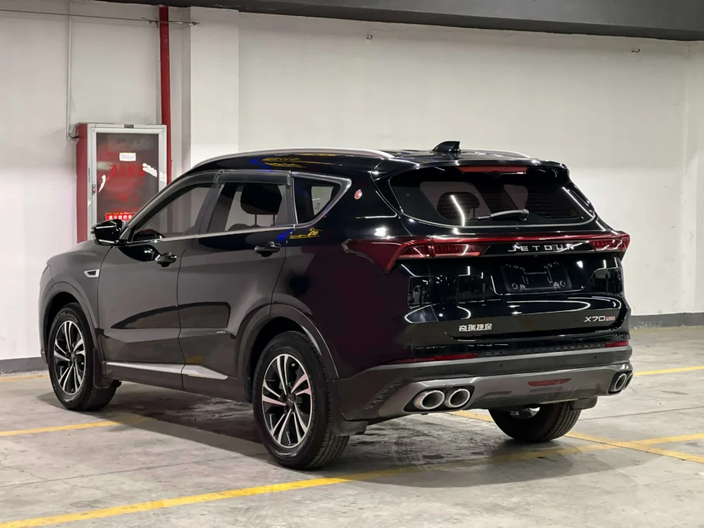 Jetour X70 PLUS 1.5T 6MT 5 seats