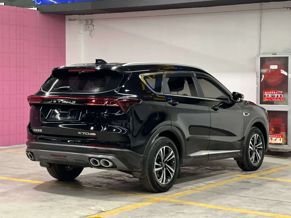 Jetour X70 PLUS 1.5T 6MT 5 seats