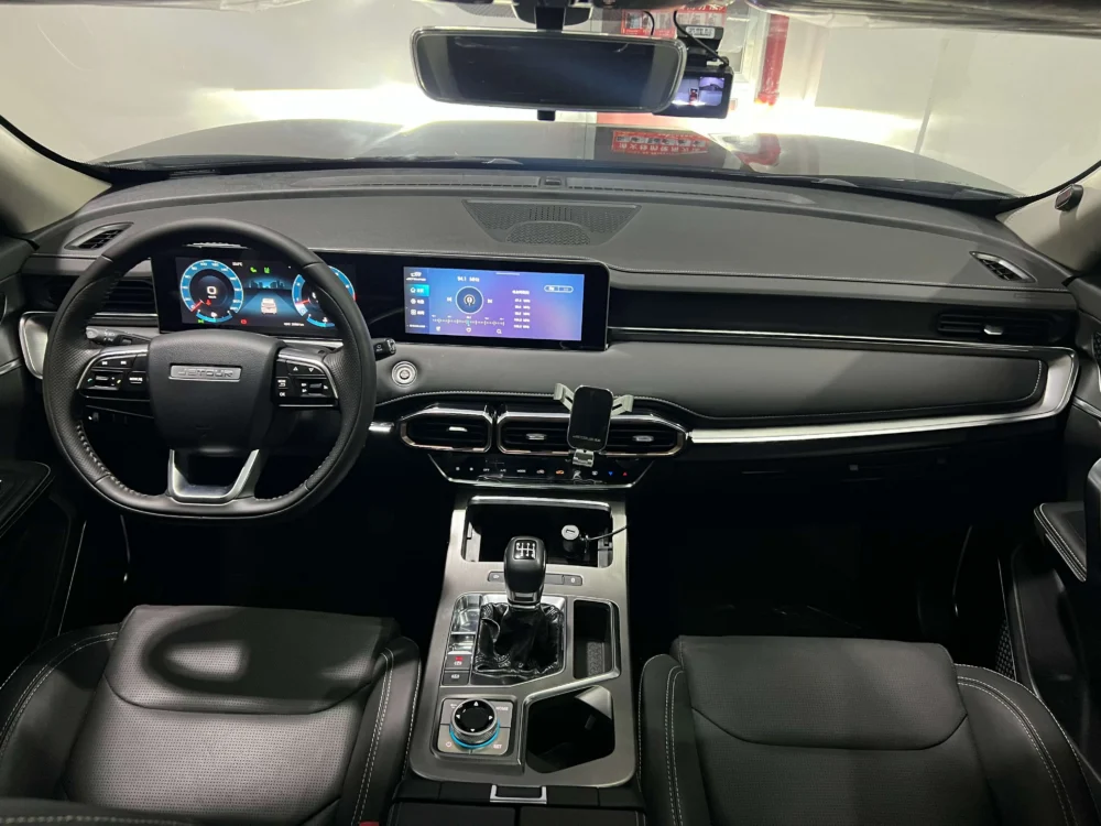 Jetour X70 PLUS 1.5T 6MT 5 seats