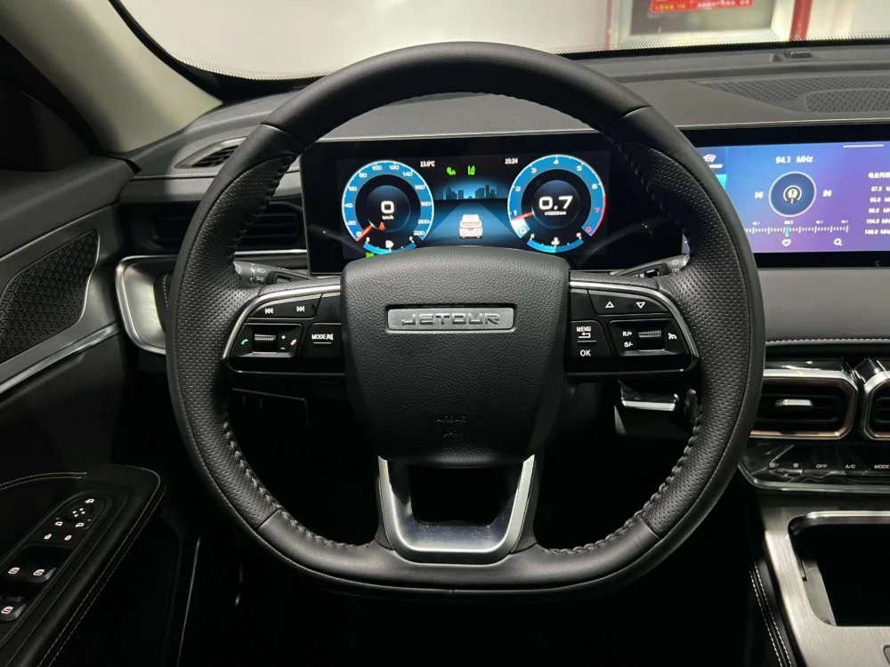 Jetour X70 PLUS 1.5T 6MT 5 seats