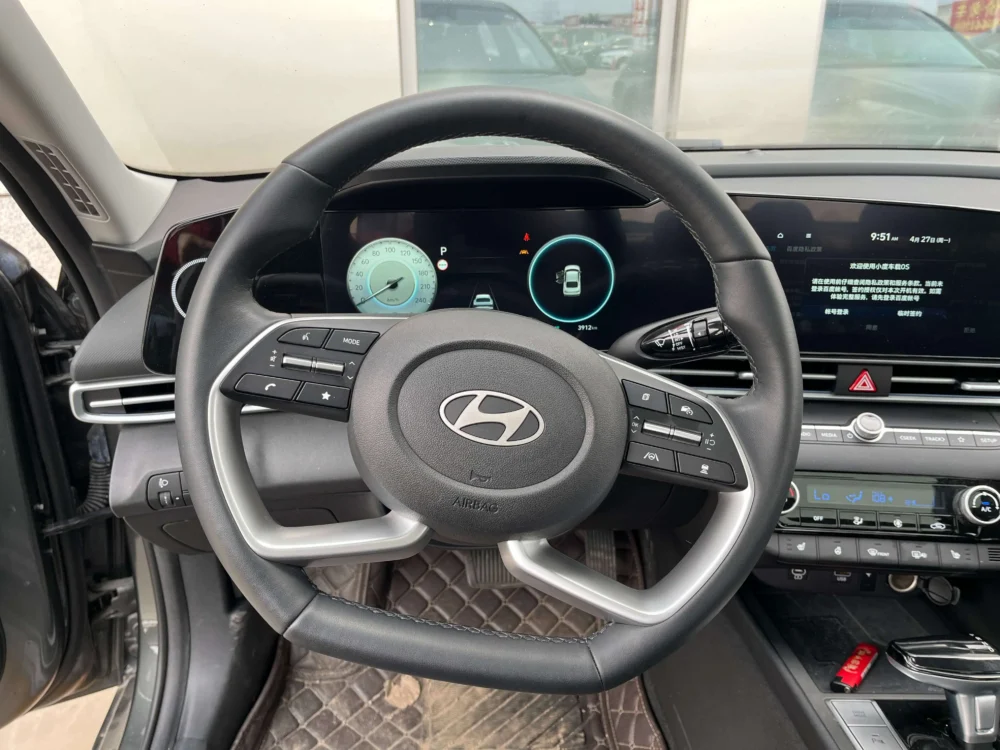 Hyundai Elantra 1.5L CVT Flagship