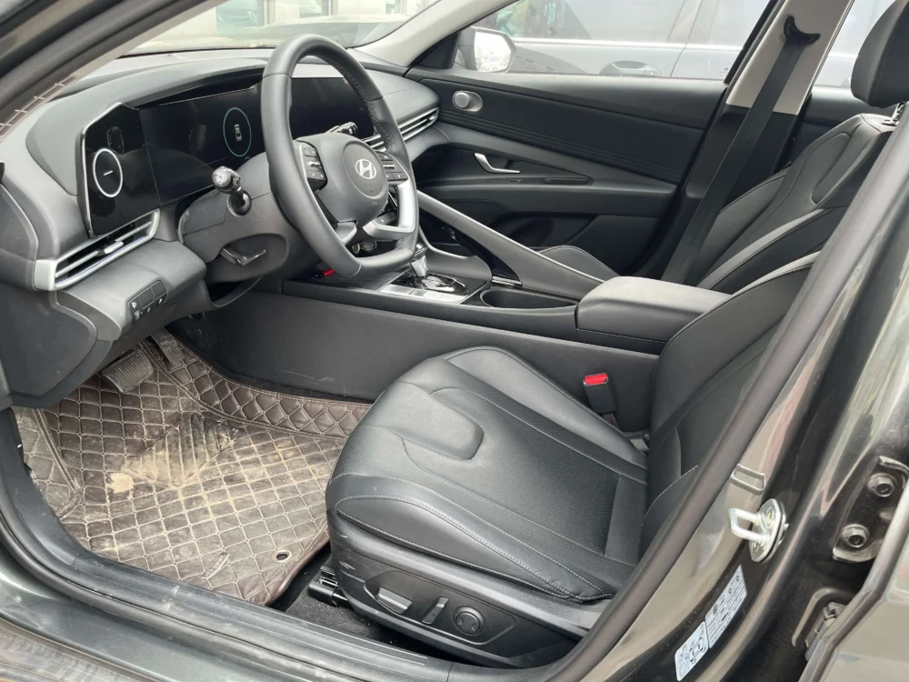 Hyundai Elantra 1.5L CVT Flagship