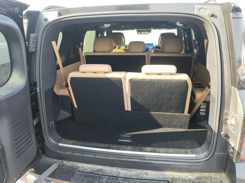 BYD Leopard 8 Intelligent and Brave Flagship Edition 7 Seaters